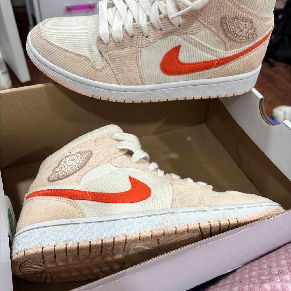 WMNS AIR JORDAN 1 MID SE